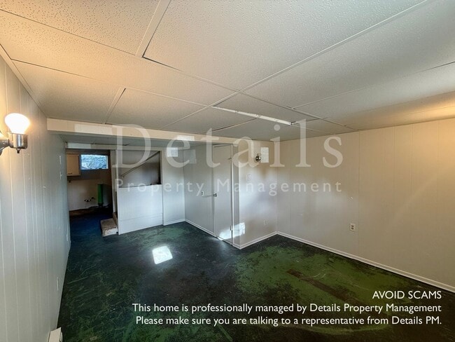 Building Photo - 5 Bedroom 2 Story With Basement!