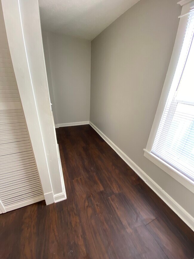 Building Photo - 2901 28th Ave S