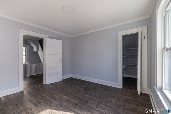 Building Photo - 92 Herkimer St