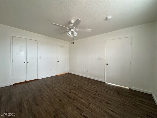 Building Photo - 8101 W Flamingo Rd