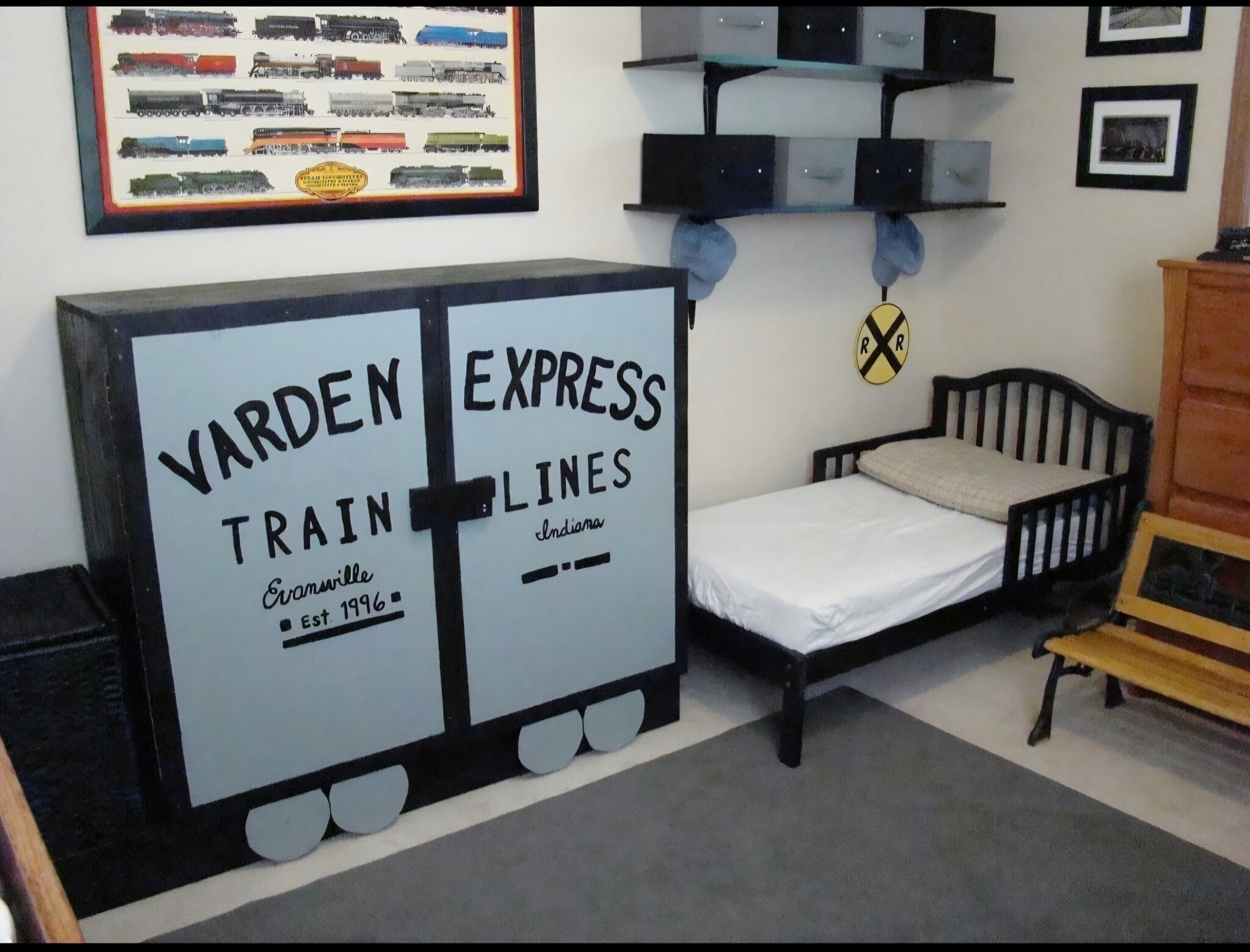 Building Photo - 2257 E Eichel Ave