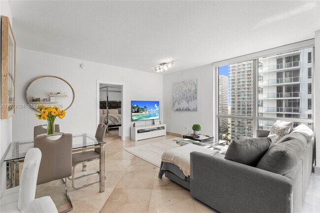 Building Photo - 1060 Brickell Ave