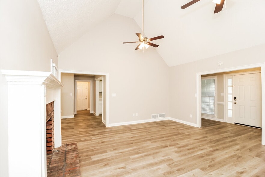 Building Photo - 51 Abbey Ln