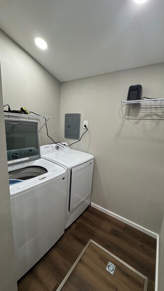 Building Photo - 1444 Farnam St