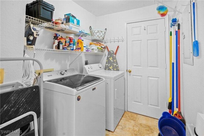 Building Photo - 9851 Costa Mesa Ln