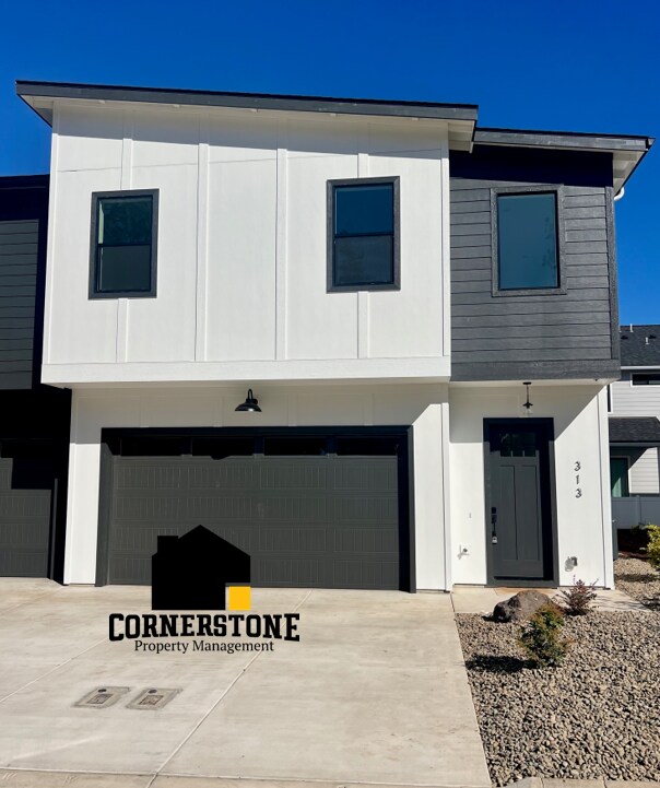 Primary Photo - 313 Talons Dr