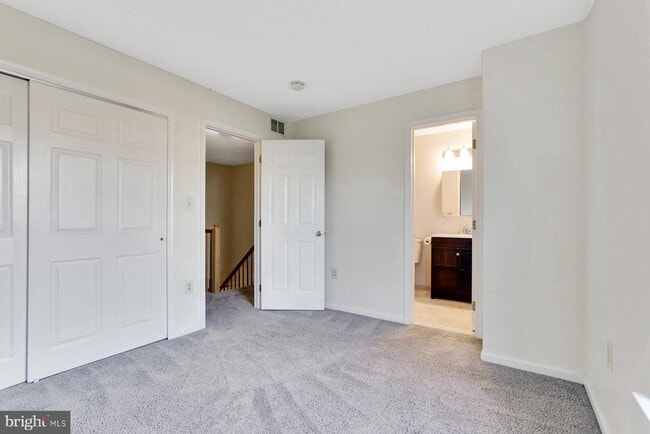 Building Photo - 140 S Barrow Pl