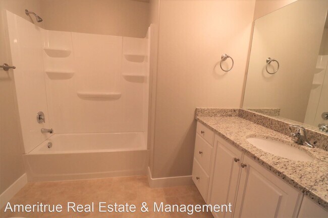 Building Photo - 3 br, 2 bath House - 577 N 220 E