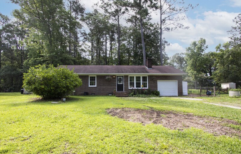 Primary Photo - 415 Bradford Dr
