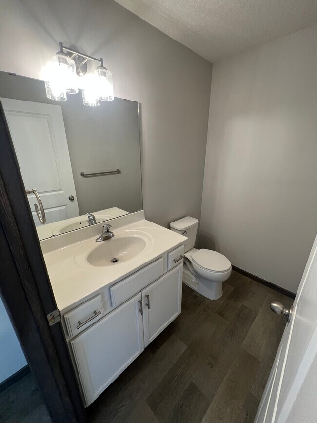 Building Photo - 5207 Foxfield Dr NW