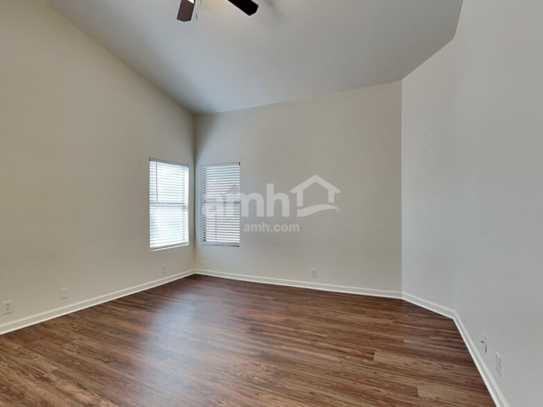 Building Photo - 9255 W Brown St