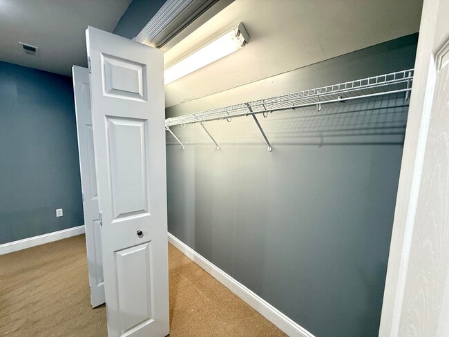 Building Photo - 98 Melrose Dr