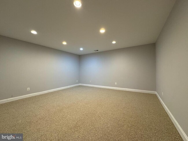 Building Photo - 13868 Piedmont Vista Dr