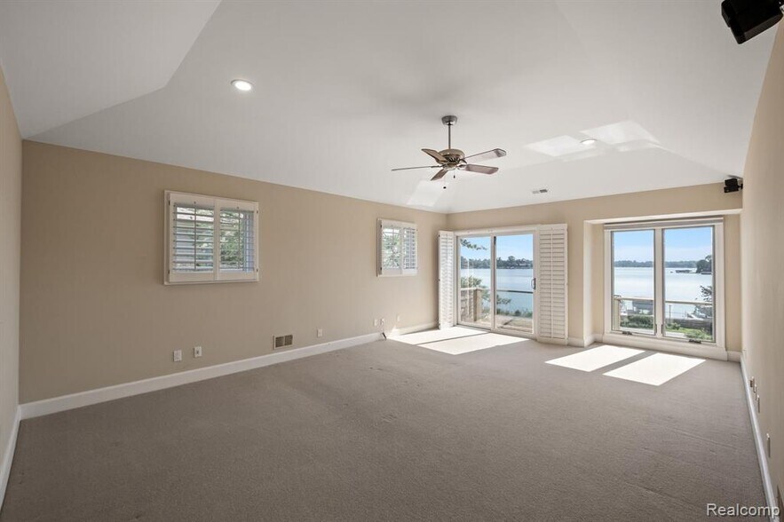Building Photo - 3782 Pine Lake Knoll Dr