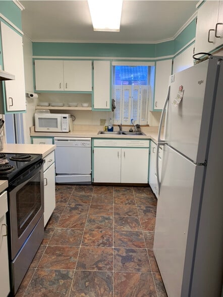 Building Photo - 1537 New Hampshire St