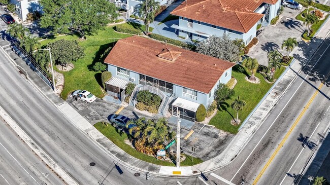 Building Photo - 431 W Camino Real