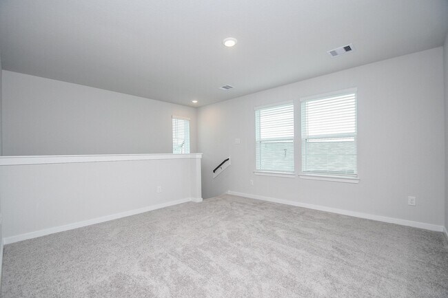 Building Photo - 4007 Crowning Ct