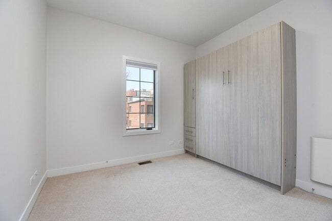 Building Photo - 330 Pennsylvania Way