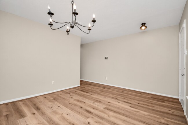 Building Photo - 21910 Willow Shade Ln