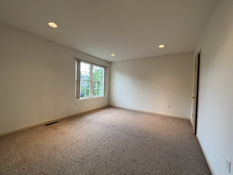 Master Bedroom - 69 Tiara Ct