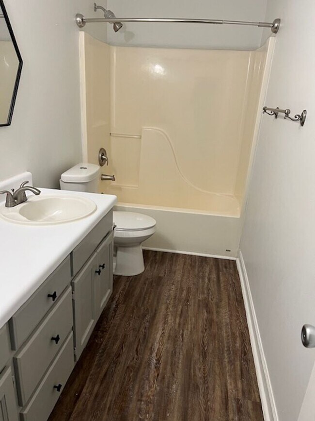 Building Photo - 4/2.5 located in Pinehurst subdivision