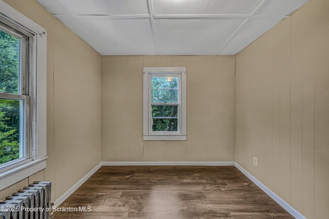 Building Photo - 1815 Cedar Ave