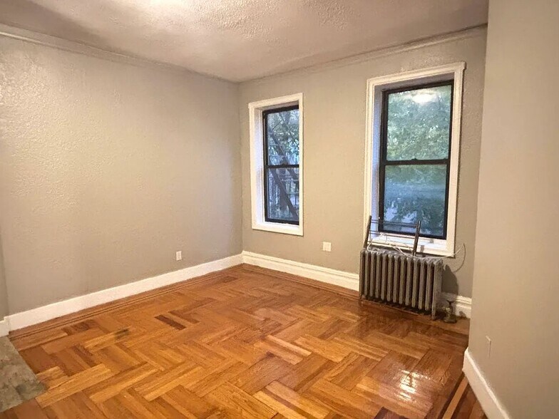 Building Photo - 55 W Mosholu Pkwy N