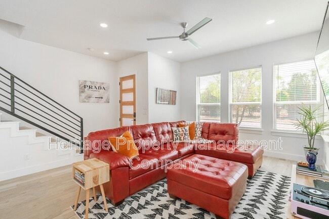 Building Photo - 719 Eleanor Ave