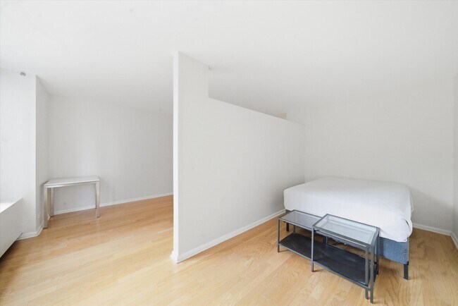 Building Photo - 777 N Michigan Ave