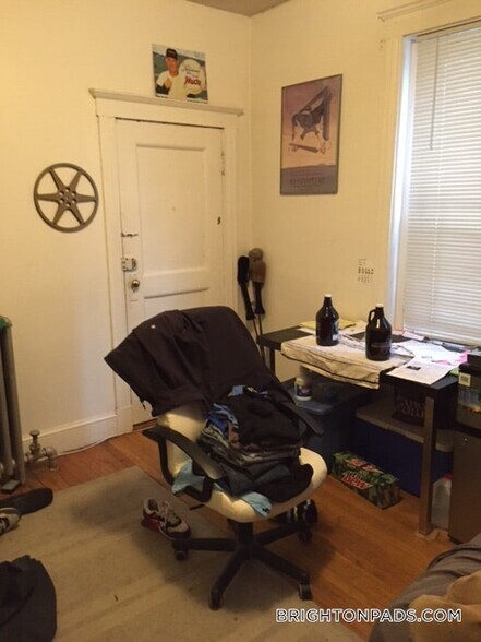 Building Photo - 17 Cummings Rd