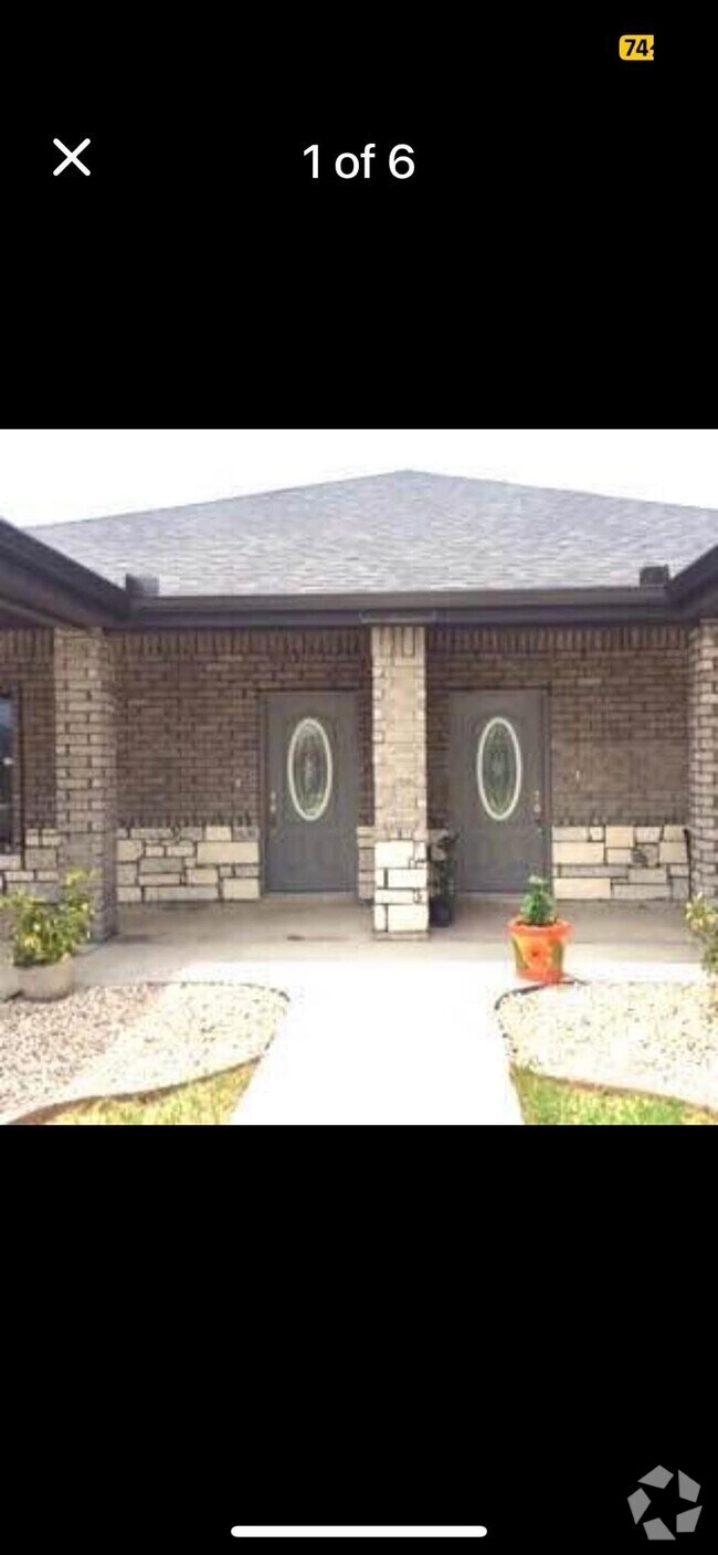 Building Photo - 1217 Escondido Ln W