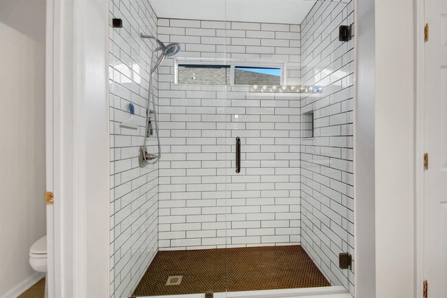 Building Photo - 880 Oak Arbor Cir
