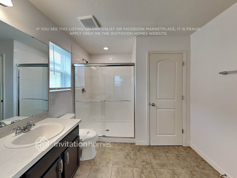 Building Photo - 10420 Laguna Plains Dr