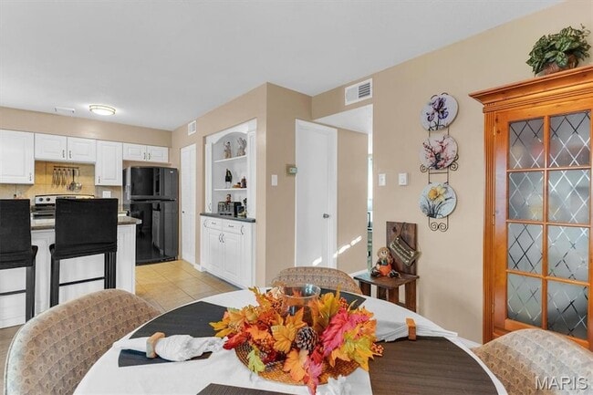 Building Photo - 1656 Herault Pl