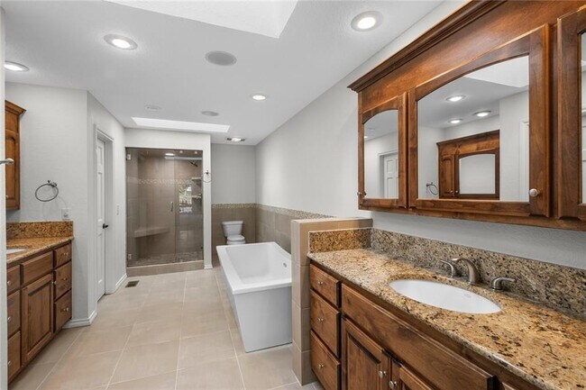 Building Photo - 9 W Augusta Ct