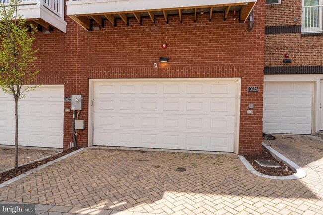 Building Photo - 10326 Grosvenor Pl