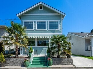 Building Photo - 5406 Green Lake Way N