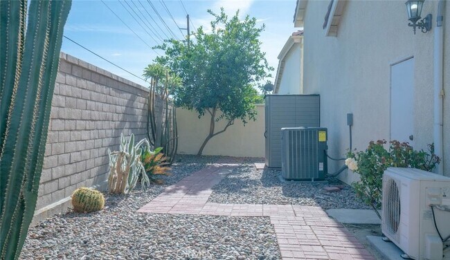 Building Photo - 49142 Barrymore St