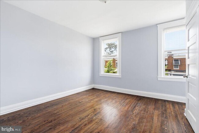 Building Photo - 1231 N Potomac St