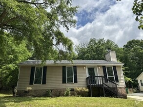 Building Photo - Great 3 bedroom 2 bath ranch home! AVAILAB...