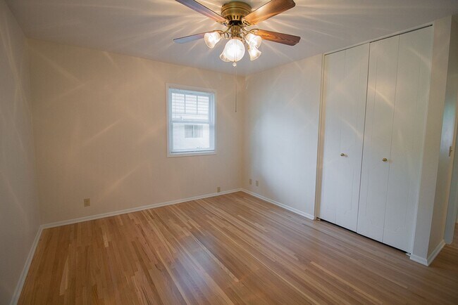 Building Photo - Beautiful 4 Bedroom House | 126th & Center
