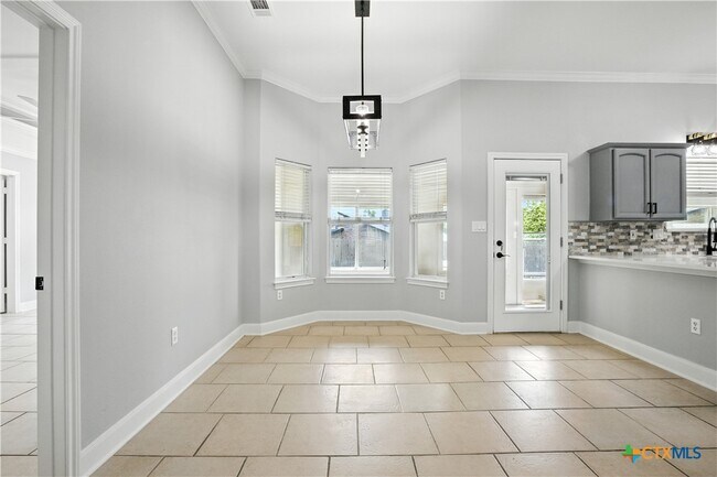 Building Photo - 4005 Midway Dr