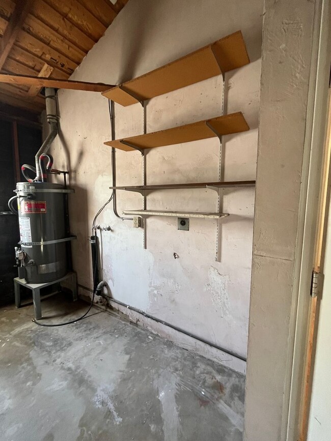 Building Photo - RARELY AVAILABLE! STUNNING 3BD/2BA ON CORO...