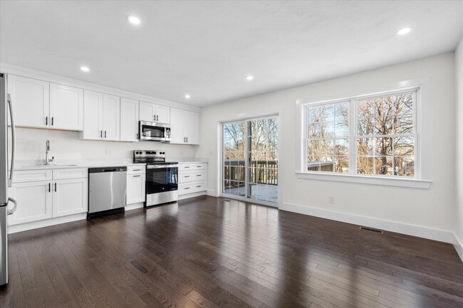 Interior Photo - 89 Boston Avenue