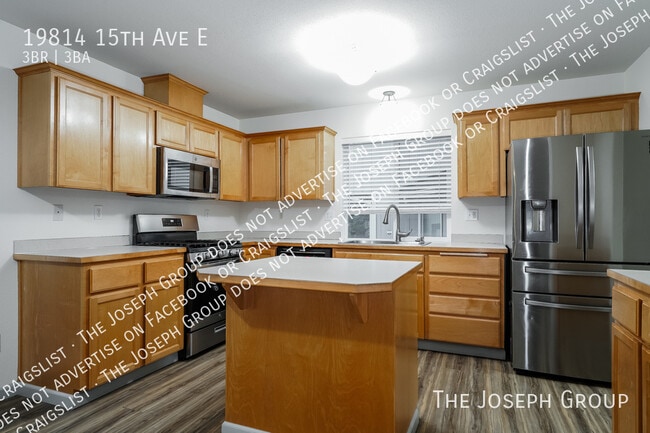 Building Photo - 19814 15th Avenue E