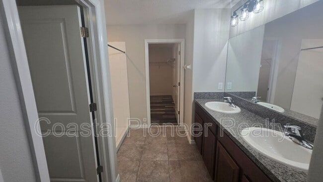 Building Photo - 9613 Sage Creek Dr