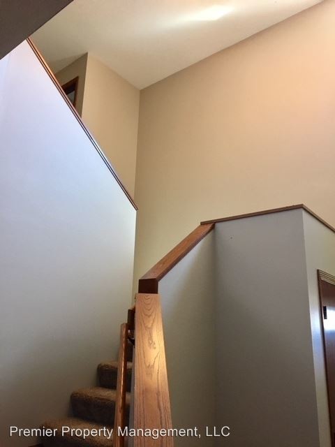 Building Photo - 2125 Liberty Glen Loop