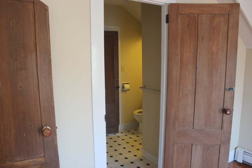 bathroom - 1 Ford Pl