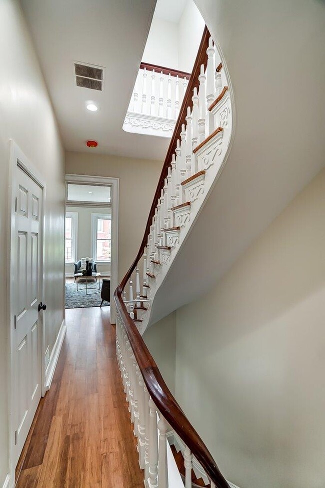 Building Photo - 1106 Dayton St