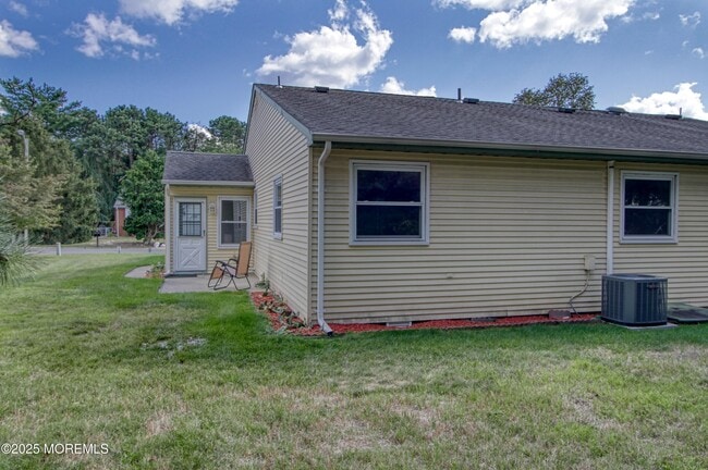 Building Photo - 12 Birchwood Dr